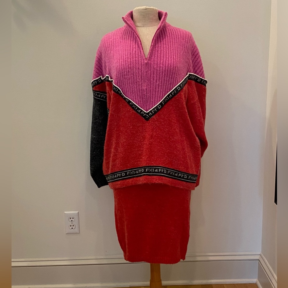 Kitty Hawk Womens 2 Pc Set Hot Pink/Red Grey Pullover Sweater Red Knit Skirt / L